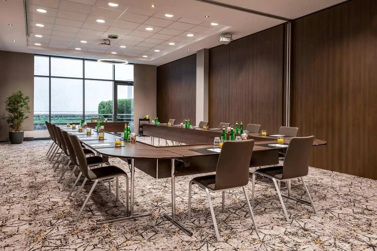 מלון Courtyard By Marriott Munich City Center