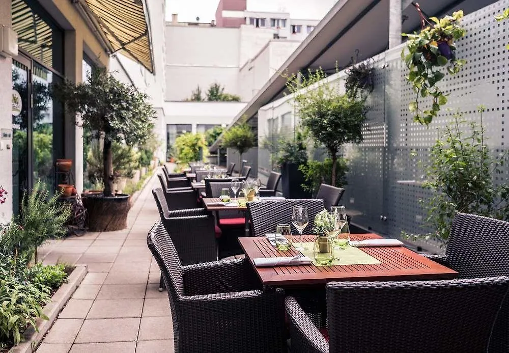 מלון Courtyard By Marriott Munich City Center 4*,