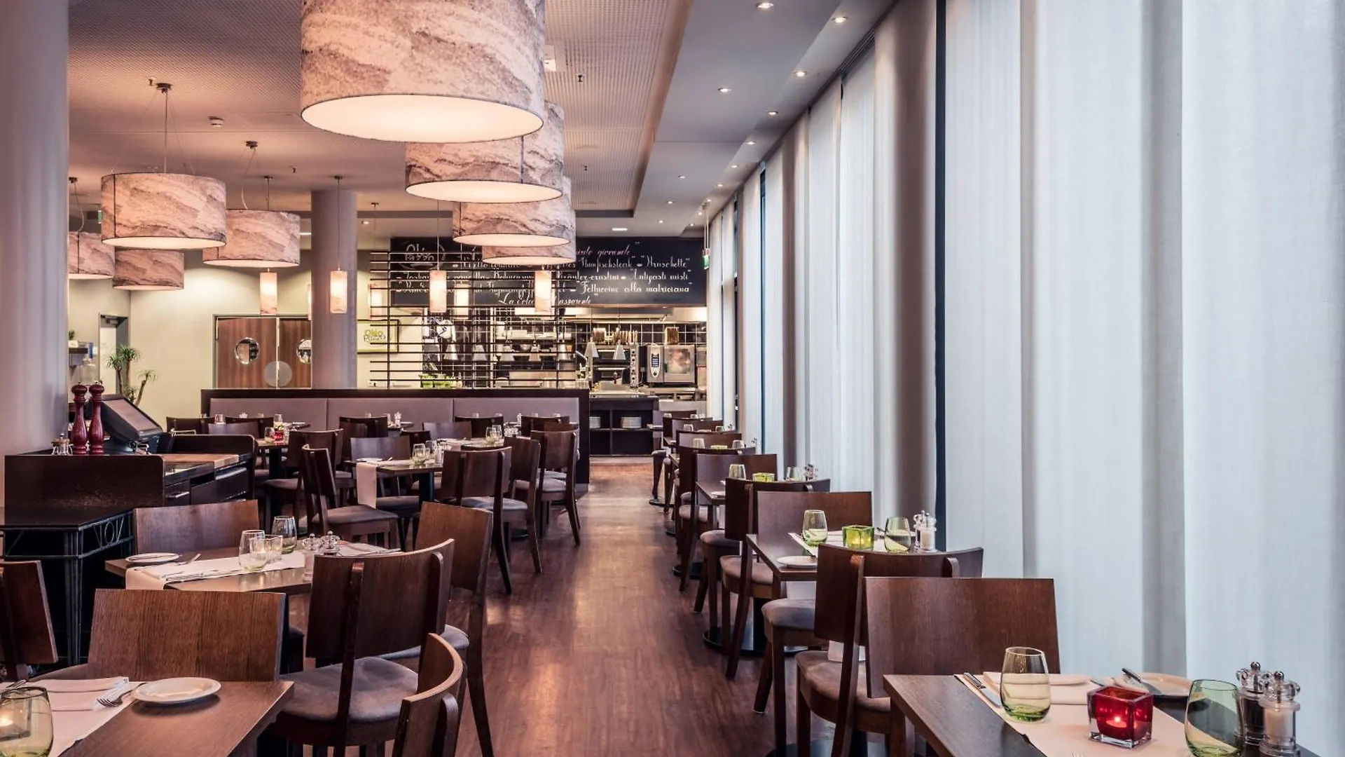 Courtyard By Marriott Munich City Center Hotel