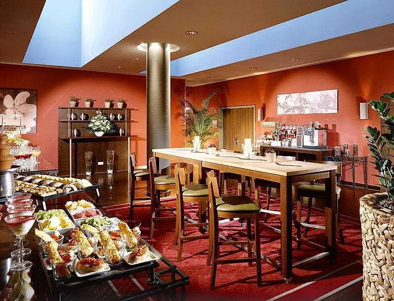 Courtyard By Marriott Munich City Center Hotel