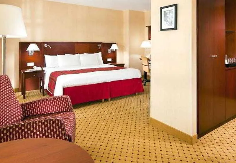 Courtyard By Marriott Munich City Center 4*,