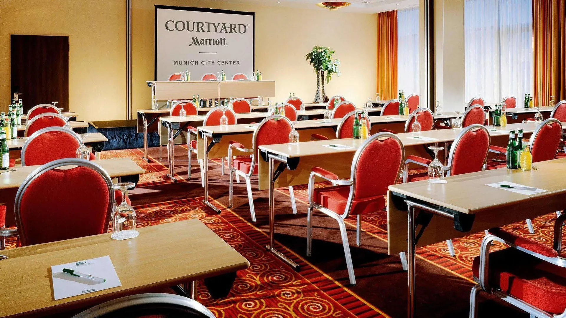 מלון Courtyard By Marriott Munich City Center